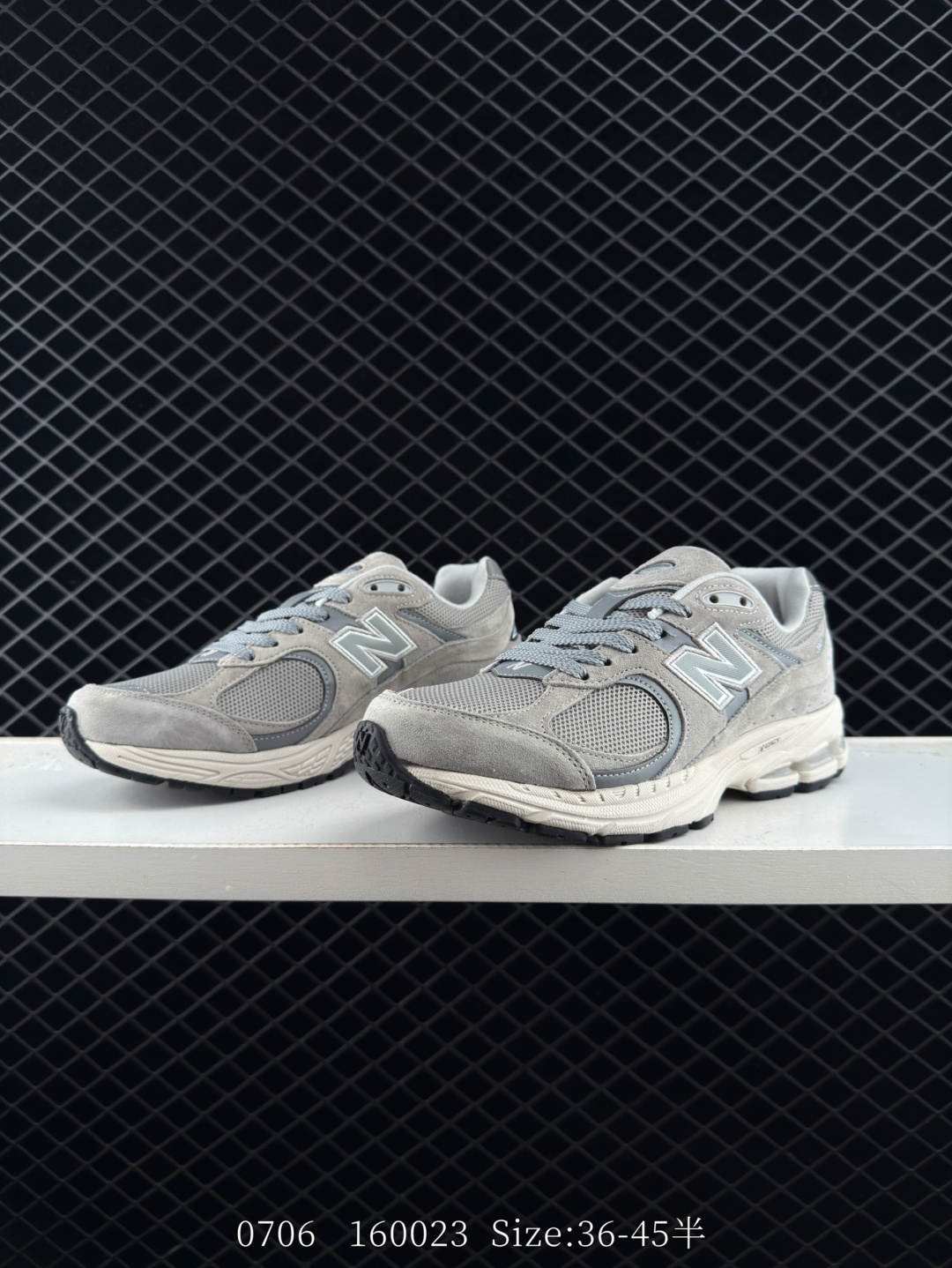 New Balance  ML2002RC